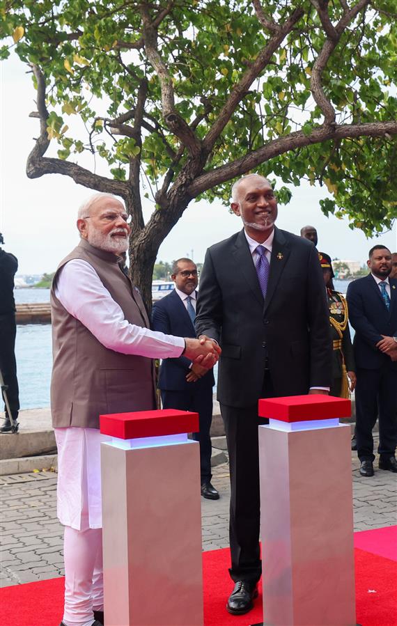 PM and the President of Maldives, Dr. Mohamed Muizzu jointly inaugurate the Ministry of Defence building at Malé, in Maldives on July 25, 2025.:Prime Minister's Office PM and the President of Maldives, Dr. Mohamed Muizzu jointly inaugurate the Ministry of Defence building at Malé, in Maldives on July 25, 2025.:Prime Minister