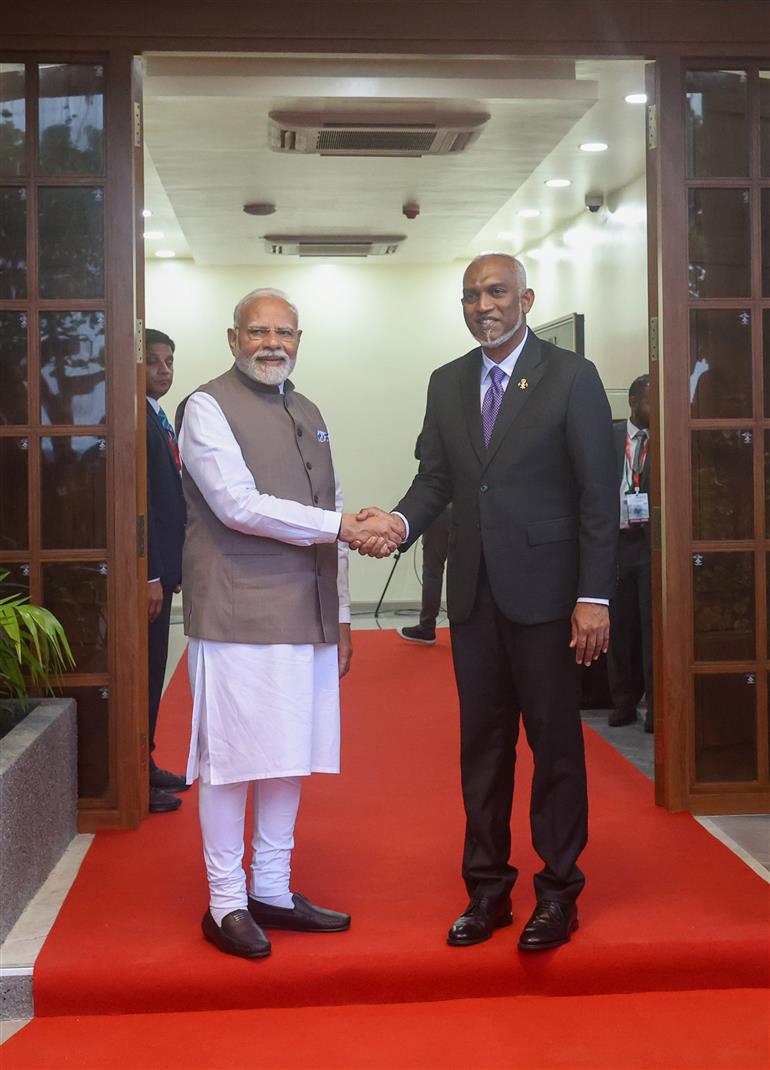 PM and the President of Maldives, Dr. Mohamed Muizzu at the jointly inauguration of the Ministry of Defence building at Malé, in Maldives on July 25, 2025.:Prime Minister's Office PM and the President of Maldives, Dr. Mohamed Muizzu at the jointly inauguration of the Ministry of Defence building at Malé, in Maldives on July 25, 2025.:Prime Minister