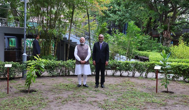 PM and the President of Maldives, Dr. Mohamed Muizzu planted saplings as part of ‘EK Ped Maa Ke Naam’ in Malé, Maldives on July 25, 2025.:Prime Minister's Office PM and the President of Maldives, Dr. Mohamed Muizzu planted saplings as part of ‘EK Ped Maa Ke Naam’ in Malé, Maldives on July 25, 2025.:Prime Minister