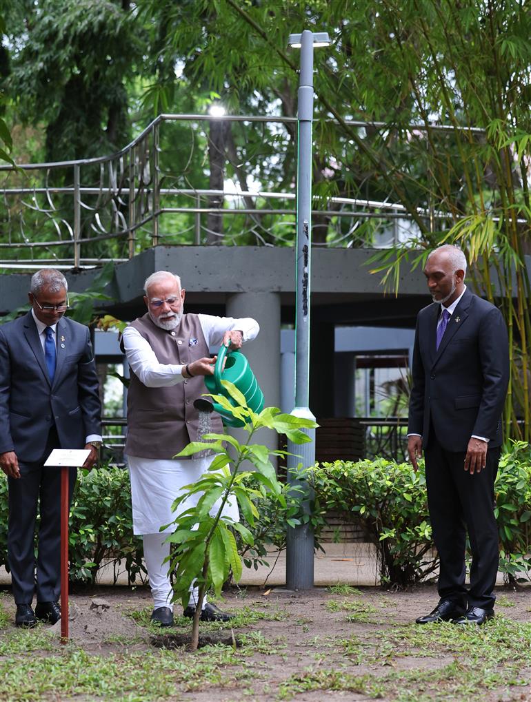 PM and the President of Maldives, Dr. Mohamed Muizzu planted saplings as part of ‘EK Ped Maa Ke Naam’ in Malé, Maldives on July 25, 2025.:Prime Minister's Office PM and the President of Maldives, Dr. Mohamed Muizzu planted saplings as part of ‘EK Ped Maa Ke Naam’ in Malé, Maldives on July 25, 2025.:Prime Minister