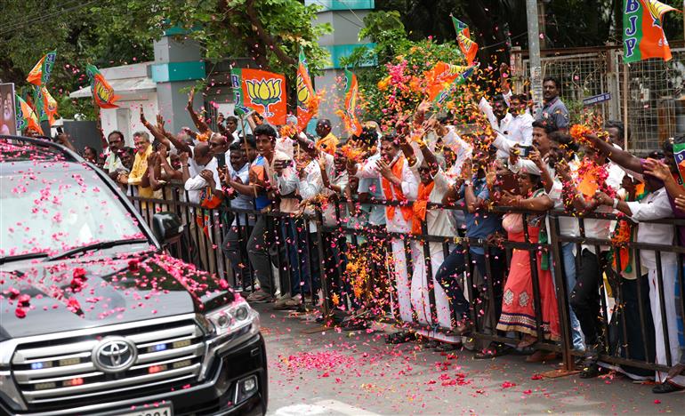 PM receives warm welcome by people at Gangaikonda Cholapuram, in Tamil Nadu on July 27, 2025.