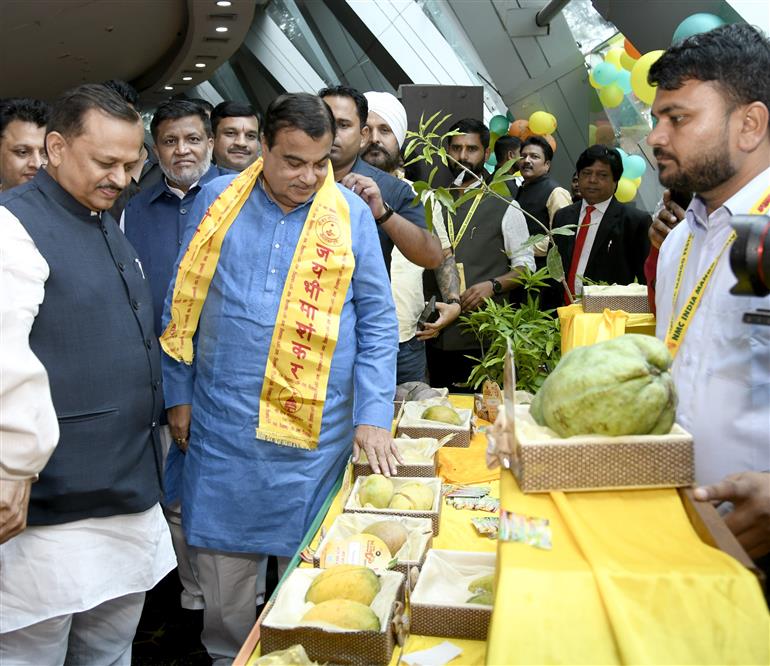 The Union Minister of Road Transport and Highways, Shri Nitin Gadkari at the 18th India Mango Festival 2025 at Talkatora Indoor Stadium, in New Delhi on July 31, 2025.