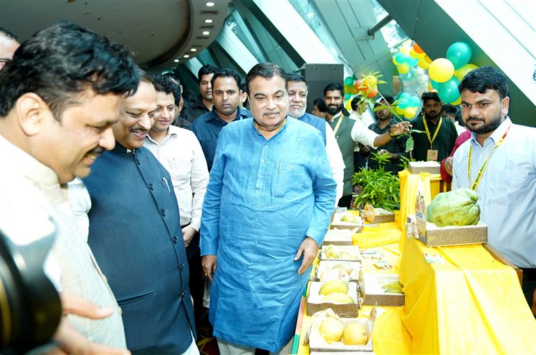 The Union Minister of Road Transport and Highways, Shri Nitin Gadkari at the 18th India Mango Festival 2025 at Talkatora Indoor Stadium, in New Delhi on July 31, 2025.