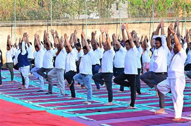 Glimpse of the Yogotsav countdown programme organised by NIUM in Bangalore, marking 95 days to International Day of Yoga 2025 on March 18, 2025.:AYUSH
