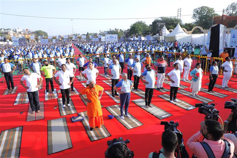 The Union Minister of State (Independent Charge), Ministry of Ayush, and Minister of State for Health & Family Welfare Shri Prataprao Jadhav inaugurated the programme, marking 50 days to the International Day of Yoga 2025, the Grand Yoga Mahotsav at Gauri Maidan, Ramkund Parisar, Panchavati, Nashik, garnered immense success with the enthusiastic participation of thousands of individuals, on May 02, 2025.:AYUSH