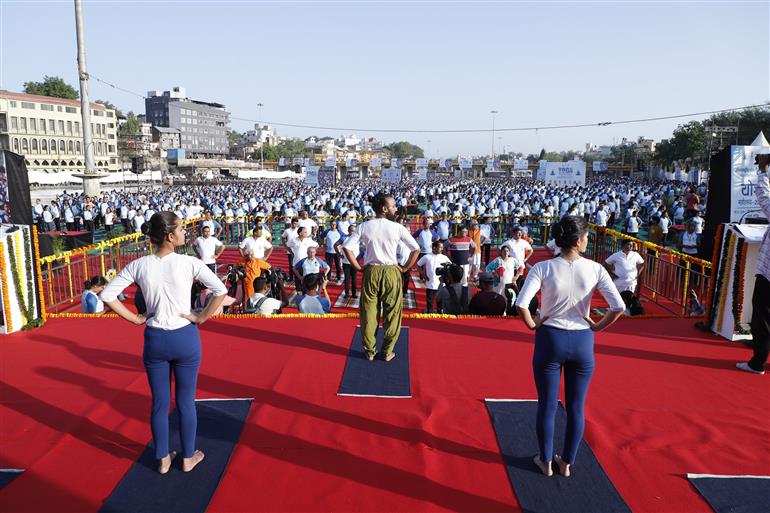 The Union Minister of State (Independent Charge), Ministry of Ayush, and Minister of State for Health & Family Welfare Shri Prataprao Jadhav inaugurated the programme, marking 50 days to the International Day of Yoga 2025, the Grand Yoga Mahotsav at Gauri Maidan, Ramkund Parisar, Panchavati, Nashik, garnered immense success with the enthusiastic participation of thousands of individuals, on May 02, 2025.:AYUSH