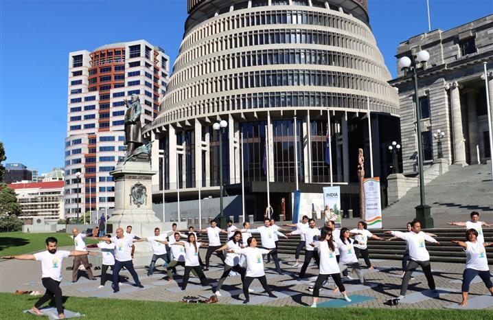Countdown Begins for the 11th IDY 2025 under theme “Yoga for One Earth, One Health.” HCI and UNANZ, hosted a special yoga session on grounds of iconic Parliament of New Zealand (Beehive), on June 02, 2025.:AYUSH