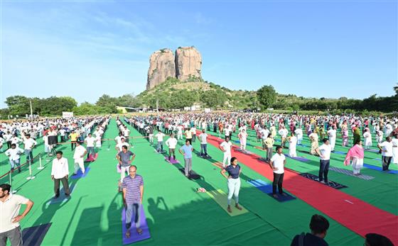 Over 2,000 yoga enthusiasts gathered at the majestic Puligundu Twin Hills near Chittoor for Yogandhra-2025, a powerful and peaceful kickoff to Andhra Pradesh’s month-long lead-up to IDY-2025 on June 03, 2025.:AYUSH