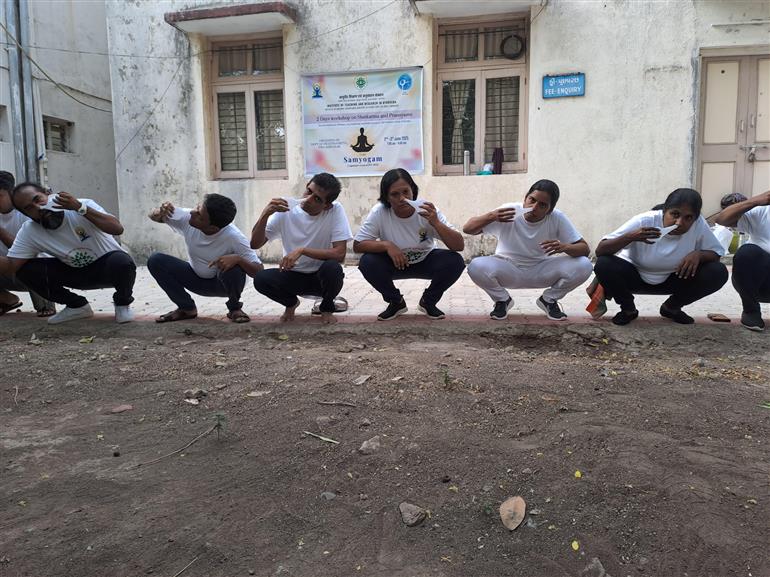 To commemorate the International Day of Yoga (IDY) 2025, The Dept of Swasthavritta, Institute of Teaching & Research in Ayurveda (ITRA), in collaboration with International Centre for Ayurvedic Studies, ITRA organized a two-day workshop on Shatkarma and Pranayama as part of Samyogam, a signature event of IDY-2025 at Jamnagar, in Gujarat on June 04, 2025.:AYUSH