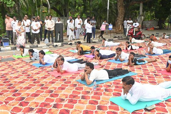 Tribal Welfare Department of Andhra Pradesh organised Yoga as part of ‘Yogandra 2025’ intiative in Rajamahendravaram, Andhra Pradesh on June 04, 2025.:AYUSH