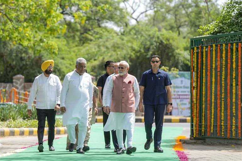 PM graced the Plantation Program under the ‘Ek Ped Maa Ke Naam’ initiative on auspicious occasion of World Environment Day-2025 at Bhagwan Mahavir Vanasthali Park, in New Delhi on June 05, 2025.