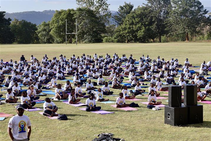 As part of the countdown to International day of yoga 2025. The Embassy of India organized a Yoga event in Mutare, Zimbabwe, in collaboration with Hillcrest College, Mutare. Teachers and Students from the college participated in large numbers, on June 04, 2025.:AYUSH