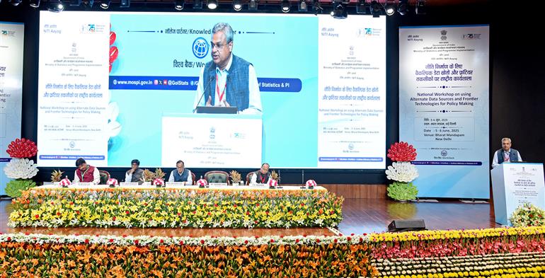 The Secretary, Ministry of Statistics and Programme Implementation (MoSPI), Dr. Saurabh Garg addressing at the Valedictory session of the National Workshop on Using Alternate Data Sources and Frontier Technologies for Policy Making at Bharat Mandapam, in New Delhi on June 06, 2025.
