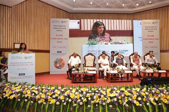 The Union Minister of Health and Family Welfare & Chemicals and Fertilizers, Shri Jagat Prakash Nadda delivered the keynote at the FSSAI’s World Food Safety Day 2025 event at Bengaluru, in Karnataka on June 7, 2025. Minister of Medical Education and Skill Development Department, Government of Karnataka, Dr. Sharan Prakash R Patil, Members of Parliament, Shri Lahar Singh Siroya and Shri P C Mohan, Union Health Secretary, Ms. Punya Salila Srivastava are also present.