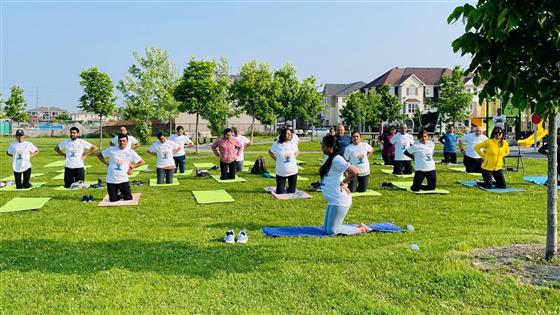 Gujarati Cultural Association Ottawa, Canada with the support of HCI-Ottawa organised a Yoga session. AHC Chinmoy Naik apprised the audience about the unifying message of IDY-2025 and encouraged them to make Yoga a part of their daily routine, in Canada on June 08, 2025.:AYUSH