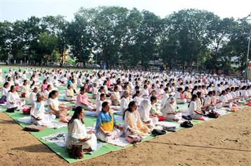 More than 1000 yoga practitioners enthusiastically celebrated the IDY2025 countdown by performing yoga together at Atre Layout Ground in Nagpur. The event was organised by Janardan Swami Yogabhyaasi Mandal and Morarji Desai National Institute of Yoga, Ministry of AYUSH (MDNIY), on June 08, 2025.:AYUSH