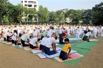 More than 1000 yoga practitioners enthusiastically celebrated the IDY2025 countdown by performing yoga together at Atre Layout Ground in Nagpur. The event was organised by Janardan Swami Yogabhyaasi Mandal and Morarji Desai National Institute of Yoga, Ministry of AYUSH (MDNIY), on June 08, 2025.:AYUSH