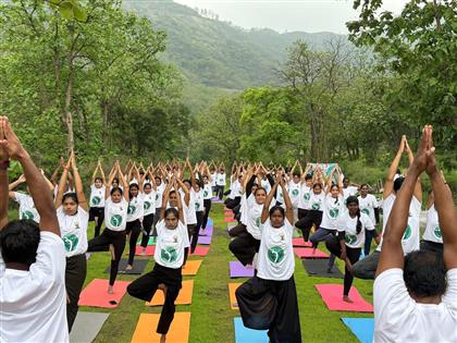 On the occasion of Harit Yoga, the spirited team of students, staff, and doctors of National Institute of Naturopathy, Pune embarked on a rejuvenating Yoga Trek to Sinhagad Fort blending the serenity of yoga with the strength of nature and the joy of togetherness on June 10, 2025.:AYUSH