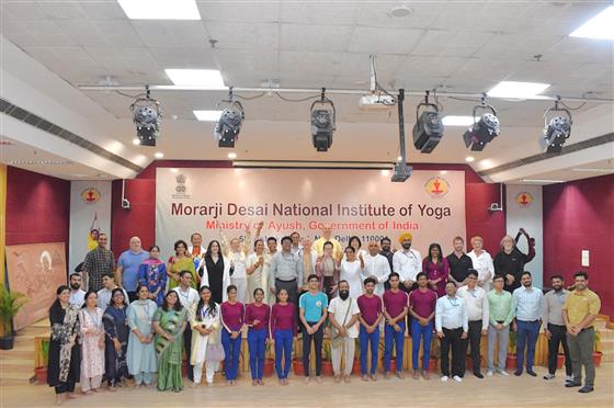 Morarji Desai National Institute of Yoga (MDNIY) hosts ‘Yoga Bandhan’. Foreign delegates from 17 countries practiced Common Yoga Protocol, showcasing the unifying power of Yoga, in New Delhi on June 17, 2025.:AYUSH
