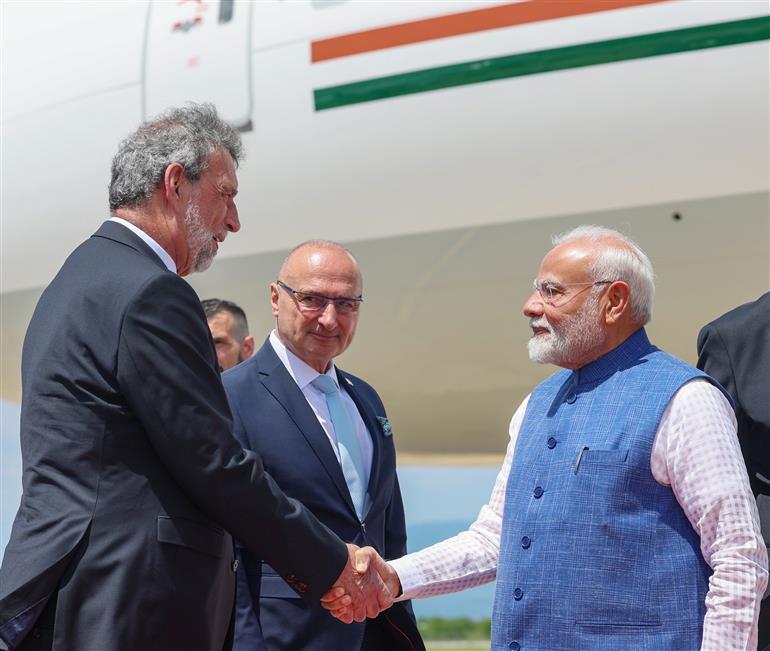 PM arrives at Zagreb airport, in Croatia on June 18, 2025.:Prime Minister's Office PM arrives at Zagreb airport, in Croatia on June 18, 2025.:Prime Minister