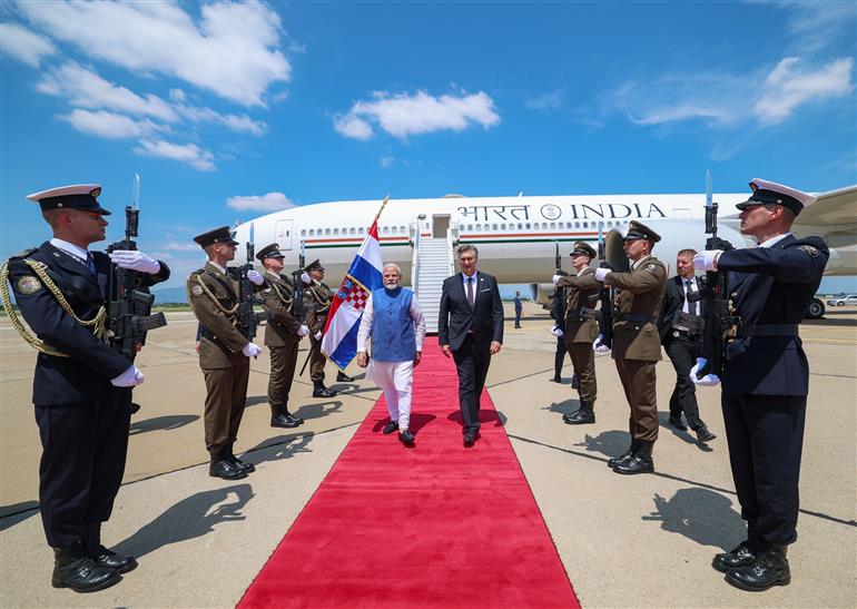 PM arrives at Zagreb airport, in Croatia on June 18, 2025.:Prime Minister's Office PM arrives at Zagreb airport, in Croatia on June 18, 2025.:Prime Minister