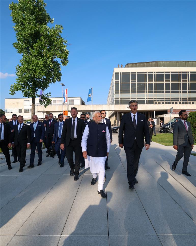 PM lays a wreath at the Monument of the Homeland at Zagreb, in Croatia on June 18, 2025.:Prime Minister's Office PM lays a wreath at the Monument of the Homeland at Zagreb, in Croatia on June 18, 2025.:Prime Minister