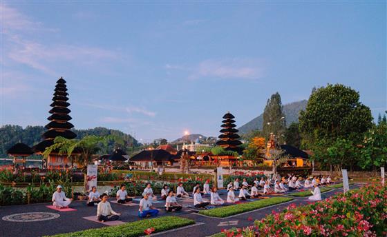 Iconic Ulun Danu Beratan Temple in Tabanan is a perfect blend of beauty & spirituality. Set against this serene backdrop of one of Bali’s most sacred sites, CGI & SVCC Bali organized the 44th pre-event of the International Day of Yoga 2025. The event highlighted the harmony between human and nature through yoga in Bali, Indonesia on june 19, 2025.:AYUSH