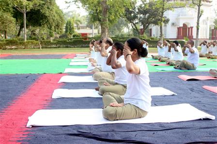 Attuning to the theme “Yoga For One Earth One Health” of IDY2025, Seema Praharis of BSF Punjab frontier performed Yoga at iconic places. BSF Troops performed Yoga at iconic locations like Jallianwala Bagh in Amritsar and Saragarhi & Veer Abdul Hameed Memorials in Ferozepur to spread the spirit and awareness about Yoga among masses on June 18, 2025.:AYUSH