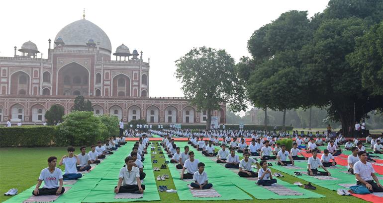 Glimpses of the Celebration of the 11th International Day of Yoga (IDY) 2025 at Humayun Tomb, in New Delhi on June 21, 2025. The Minister of State for Road Transport and Highways and Corporate Affairs, Shri Harsh Malhotra participated in the event.:Ministry of Road Transport & Highways