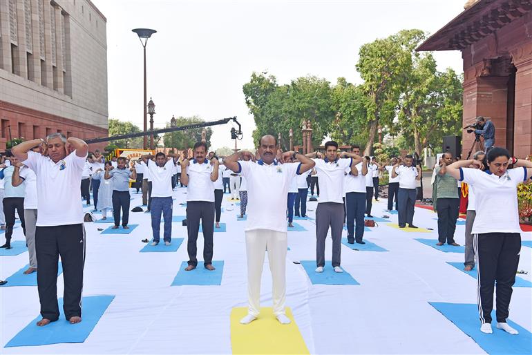 The Speaker of Lok Sabha, Shri Om Birla participated in the 11th International Day of Yoga celebrations at Parliament House Complex, in New Delhi on June 21, 2025.:Ministry of Parliamentary Affairs