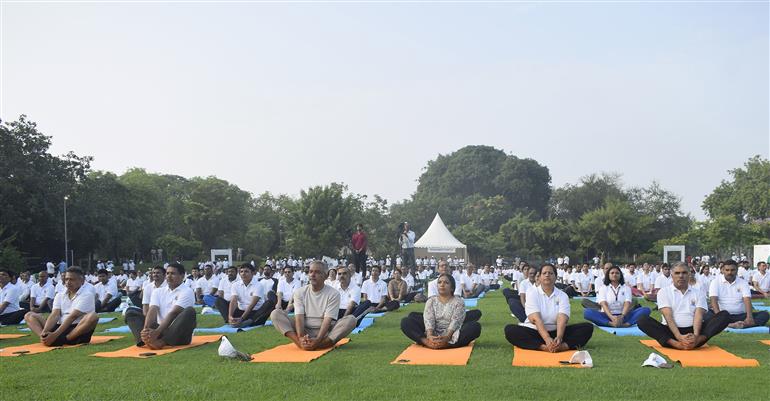 The Secretary, Department of Consumer Affairs, Ms. Nidhi Khare, the Secretary, Department of Food and Public Distribution, Shri Sanjeev Chopra and the Secretary, Ministry of New and Renewable Energy (MNRE), Shri Santosh Kumar Sarangi participated in the 11th International Day of Yoga celebrations at Sunder Nursery, in New Delhi on June 21, 2025.:AYUSH