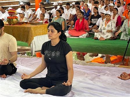 The Minister of State for Health and Family Welfare & Chemicals and Fertilizers, Smt. Anupriya Patel participated in the celebration of the 11th International Day of Yoga (IDY) 2025 at Assi Ghat, in Varanasi, Uttar Pradesh on June 21, 2025. :Ministry of Health and Family Welfare