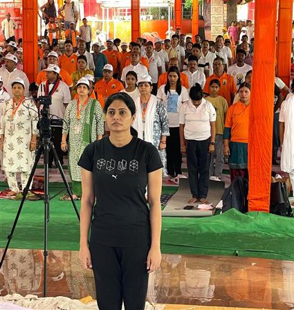 The Minister of State for Health and Family Welfare & Chemicals and Fertilizers, Smt. Anupriya Patel participated in the celebration of the 11th International Day of Yoga (IDY) 2025 at Assi Ghat, in Varanasi, Uttar Pradesh on June 21, 2025. :Ministry of Health and Family Welfare