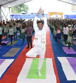 The Minister of State for Defence, Shri Sanjay Seth participated in the celebration of the 11th International Day of Yoga (IDY) 2025 at PM Shree High School, Ranchi, in Jharkhand on June 21, 2025.:Ministry of Defence