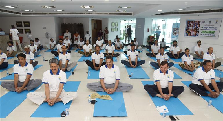 The Secretary, Ministry of Information & Broadcasting, Shri Sanjay Jaju participated in the 11th International Day of Yoga celebrations at National Media Centre, in New Delhi on June 21, 2025.:Ministry of Information & Broadcasting