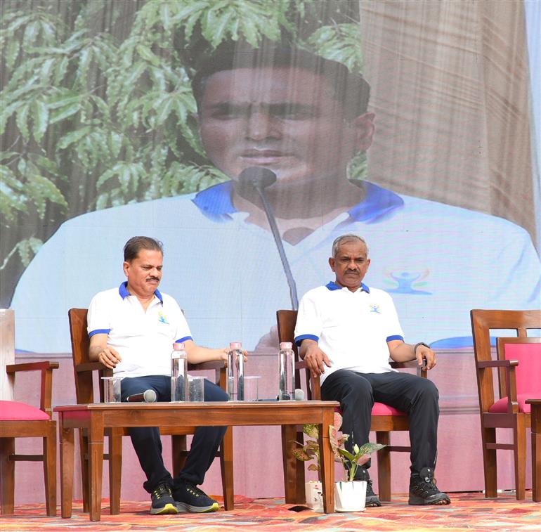 The Secretary, Ministry of Earth Sciences, Dr. M. Ravichandran participated in the 11th International Day of Yoga celebrations at Mausam Bhawan, in New Delhi on June 21, 2025.:Ministry of Earth Sciences