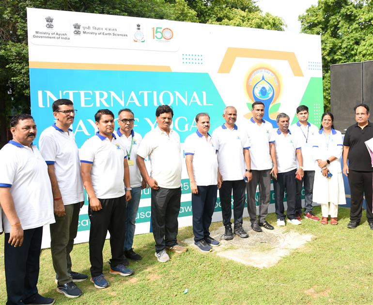 The Secretary, Ministry of Earth Sciences, Dr. M. Ravichandran participated in the 11th International Day of Yoga celebrations at Mausam Bhawan, in New Delhi on June 21, 2025.:Ministry of Earth Sciences