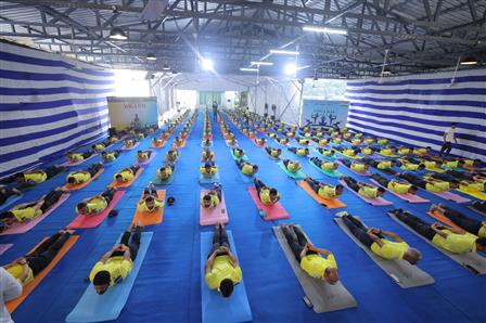 Indian Coast Guard Celebrates 11th International Day of Yoga with ‘Yoga Sangam’ Across 60 plus Locations on June 21, 2025.:Ministry of Defence