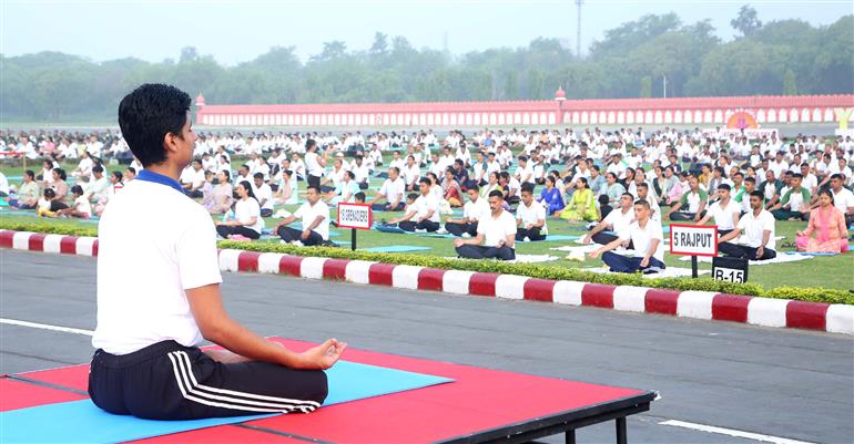 Glimpses of 11th International Day of Yoga celebrations at Delhi Cantt. on June 21, 2025.:Ministry of Defence