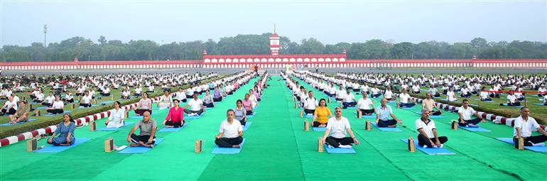 Glimpses of 11th International Day of Yoga celebrations at Delhi Cantt. on June 21, 2025.:Ministry of Defence