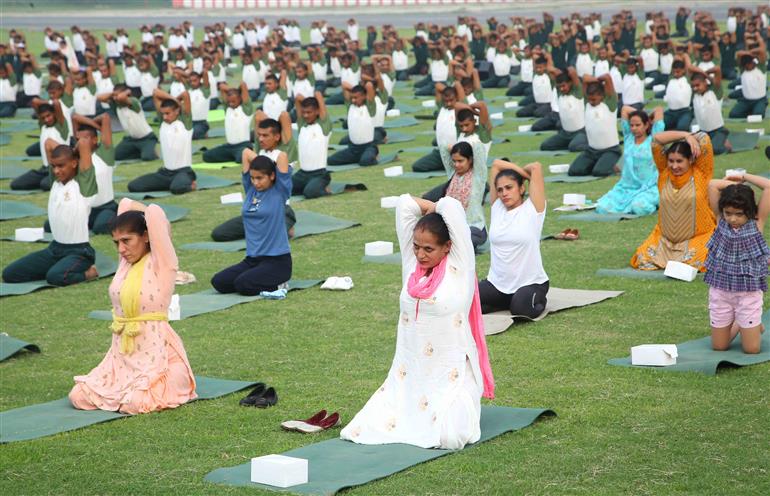 Glimpses of 11th International Day of Yoga celebrations at Delhi Cantt. on June 21, 2025.:Ministry of Defence