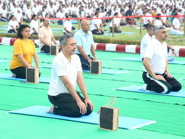 Glimpses of 11th International Day of Yoga celebrations at Delhi Cantt. on June 21, 2025.:Ministry of Defence