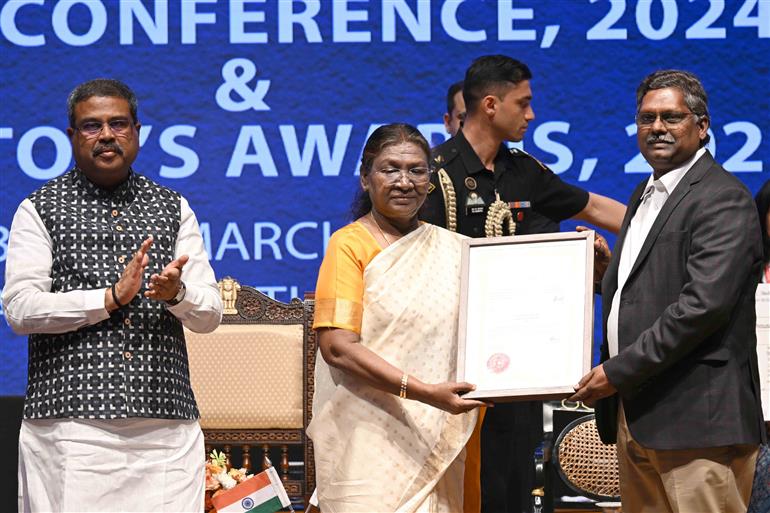 The President of India, Smt Droupadi Murmu at the inauguration of the two-day Visitor’s Conference 2024-25 at Rashtrapati Bhavan, in New Delhi on March 03, 2025.