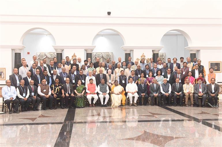 The President of India, Smt Droupadi Murmu in a group photograph during the inauguration of the two-day Visitor’s Conference 2024-25 at Rashtrapati Bhavan, in New Delhi on March 03, 2025.