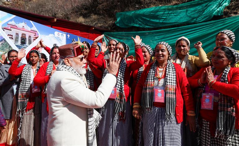 
PM performs darshan, pooja and viewing of Himalaya at the winter seat of Maa Ganga in Mukhwa, Uttarakhand on March 06, 2025.
