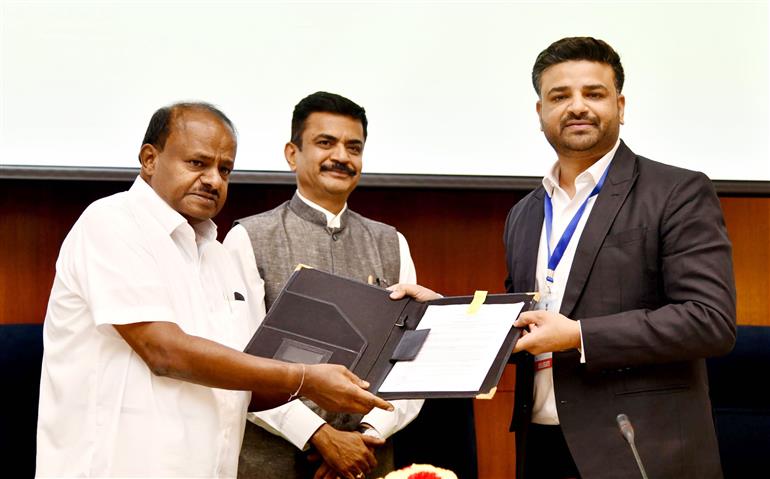 The Union Minister of Heavy Industries and Steel, Shri H. D. Kumaraswamy at the signing ceremony of MoUs between Companies and Ministry of Steel under PLI 1.1, in New Delhi on March 24, 2025.