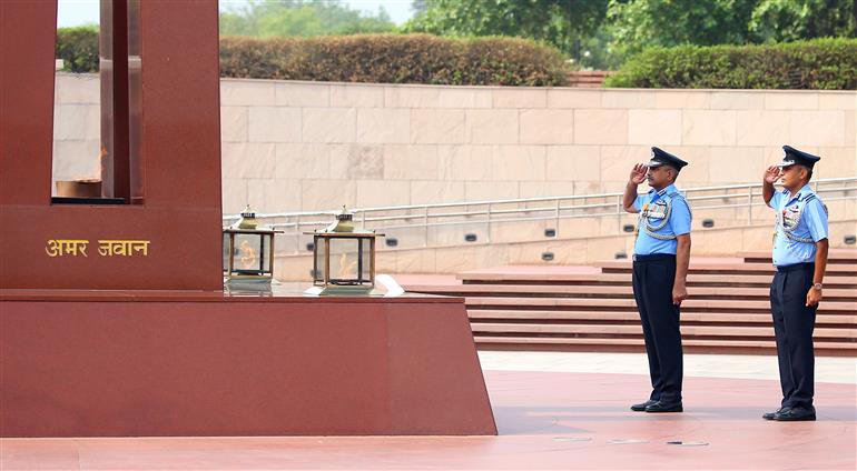 Air Marshal Ashutosh Dixit, before assuming the appointment of Chief of Integrated Defence Staff (CISC) at Headquarters, Integrated Defence Staff. He paying homage to the fallen heroes at the National War Memorial, New Delhi on May 01, 2025.