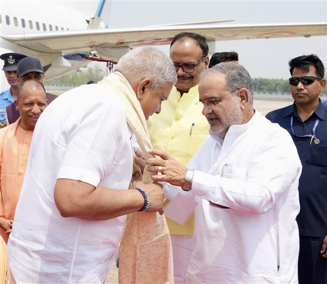 The Vice President of India, Shri Jagdeep Dhankhar and Dr. Sudesh Dhankhar being welcomed by Smt. Anandiben Patel, Governor of Uttar Pradesh, Shri Yogi Adityanath, Chief Minister of Uttar Pradesh, Shri Brajesh Pathak, Deputy Chief Minister of Uttar Pradesh, Shri Bhupendra Singh Choudhary, Member of Uttar Pradesh Legislative Council and other dignitaries on his arrival in Lucknow, Uttar Pradesh on May 1, 2025.