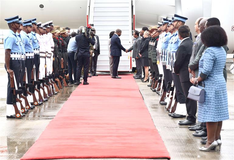 The President of the Republic of Angola, Mr. Joao Manuel Goncalves Lourenco and First lady Mrs. Ana Afonso Dias Lourenco being welcomed by the Minister of State for Environment, Forest and Climate Change and External Affairs, Shri Kirti Vardhan Singh and other dignitaries on their arrival at Delhi airport, in New Delhi on May 02, 2025. 