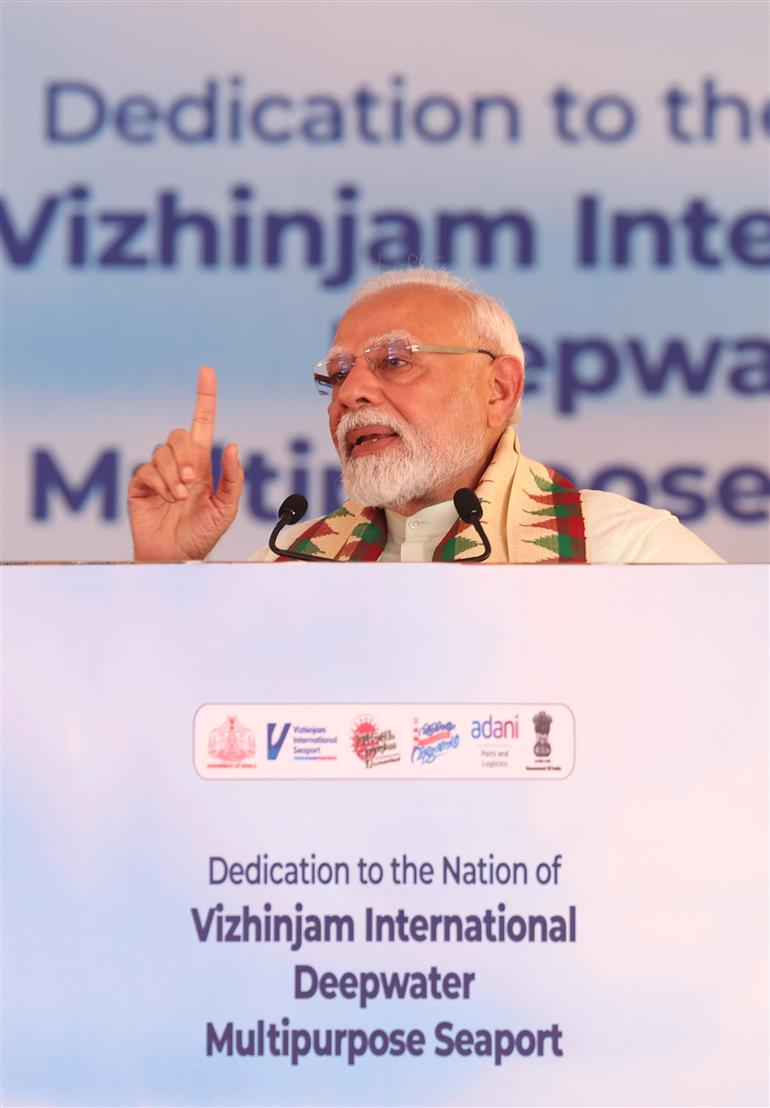 PM addressing at the inauguration of Vizhinjam International Seaport in Thiruvananthapuram, Kerala on May 02, 2025.